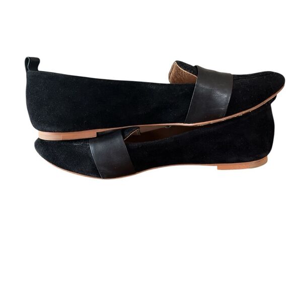 UGG Jonette Suede Loafers Size 7 Black Slip On Flats Classic Style - Picture 5 of 6